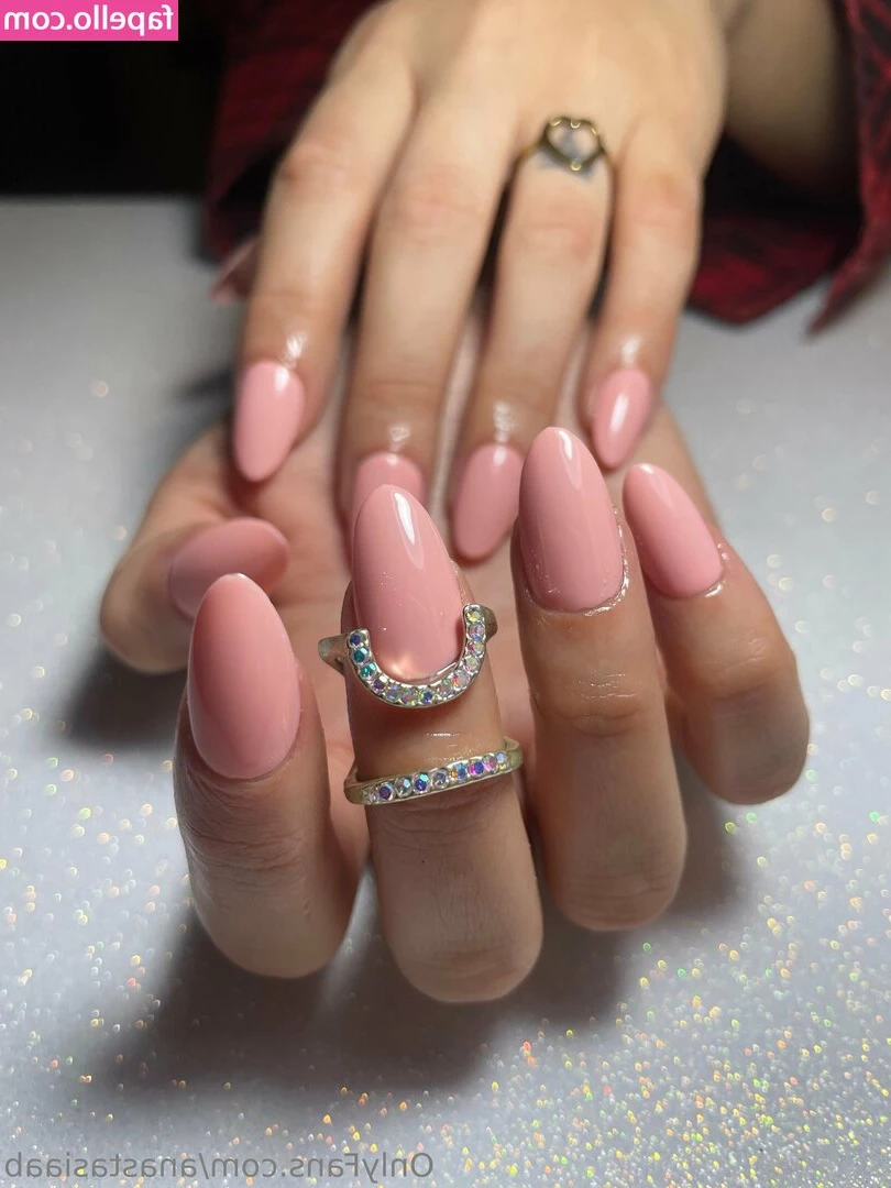 anastasiaab - Sending a free photo to anyone who promotes my account   message me