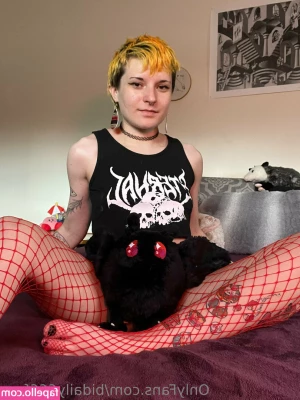 bidaily666free - titty tuesday
