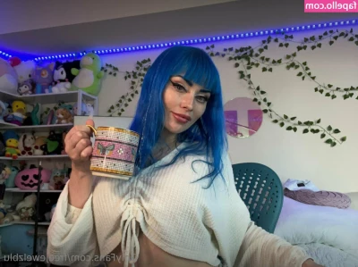 freejewelzblu [ freejewelzblu-1 ] - This ass deserves it