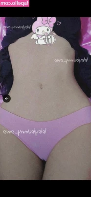 honeyy_bunnyyyy [ honeyy-bunnyyyy ] - Soooo I did an interview at AVN saying my special talent is a footjob