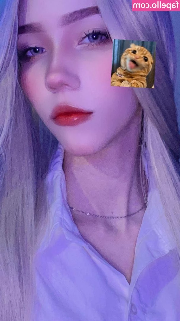 honeyy_bunnyyyy [ honeyy-bunnyyyy ] - Wanna see me take it off???
