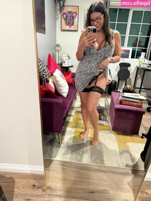 goodtimeswithcalijess - How’s it going living w/ me dancing circles all over your mind all
