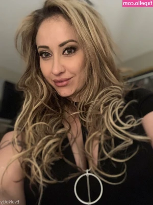 evabnotty - I’m kinda horny, let’s make eachother feel good tonight? Cheap