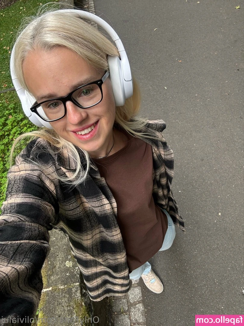 oliviaiui - Gonna be sending out a dick riding POV you’ll wanna see in a few :3