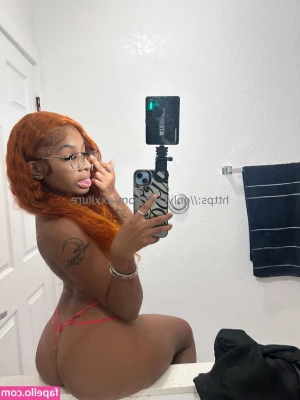 axxllure - U gotta miss me aint no way that u don t   Im cocky about it too  Lol