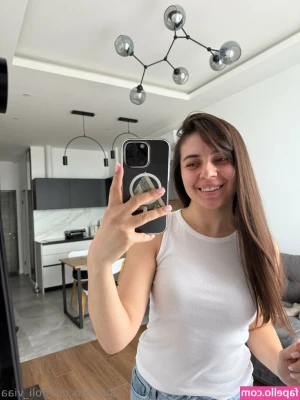 oli_viaa [ oli-viaa ] - Happy Friday!