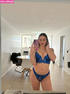 miarose.free [ miarose-free ] - cutie pie with leash <3