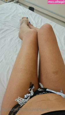 foxnattalie - 📷 x4  trying to post the most explicit photo first Do I have your