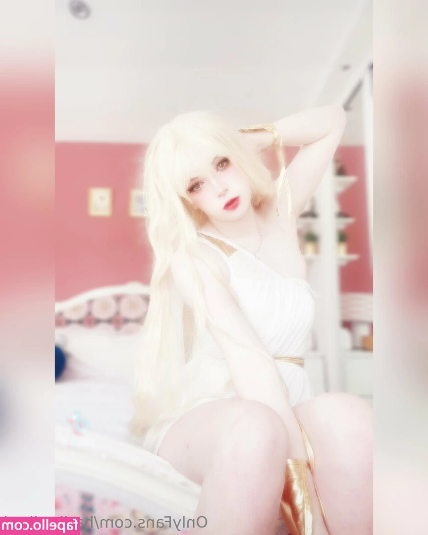 hariharihari - A dance from cam the other night~ I have a few more to post as well.