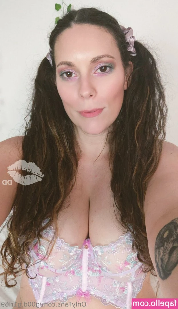 g00d.g1rl69 [ g00d-g1rl69 ] - Beach day 😝