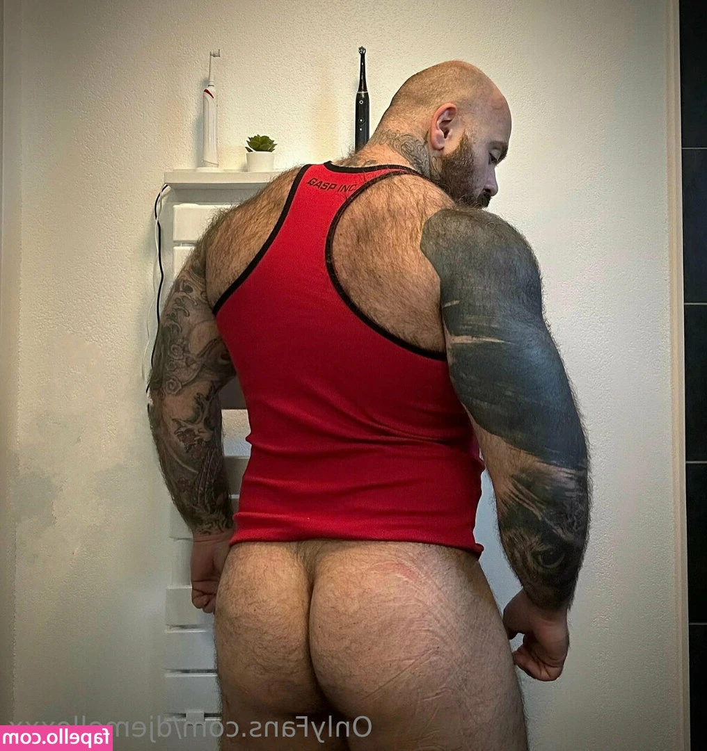 djemelloxxx [ djemelloxxx-1 ] - Do i make you horny with my clothes on 😏?
