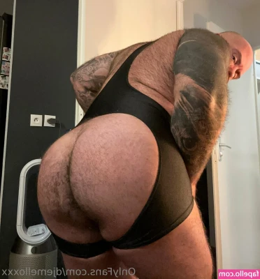djemelloxxx [ djemelloxxx-1 ] - Slide in these cheeks👅