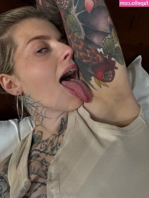 missmarilynxx - my boobs are waiting for you honey