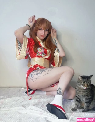 Aoi_hanna [ aoi-hanna ] - Shaped like a coke bottle 🥤