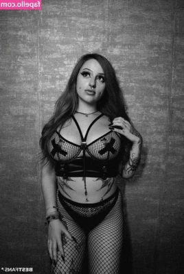 redheadsdoitbetter_x [ redheadsdoitbetter-x ] - Sometimes I look like such a baddie babe 🥵