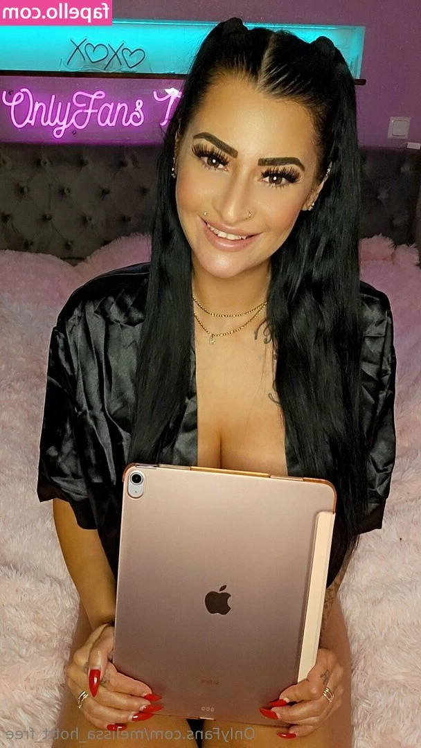 melissa_hottt_free [ melissa-hottt-free ] - Just send you a super hot 8 minute video in your DM 😍 hope you