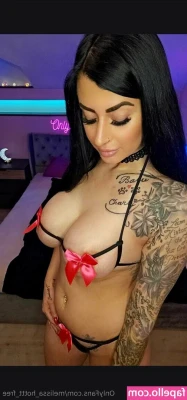 melissa_hottt_free [ melissa-hottt-free ] - Somewhere between hungry and horny at all times 😂  Happy THICCCC