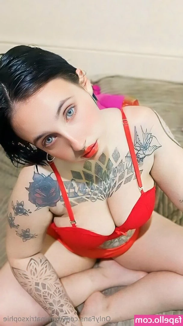 dominatrixsophie - Maybe I’ll let the heartless use other holes soon. The legion of