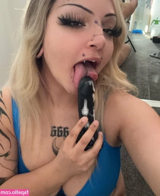 Nasty_goth [ nasty-goth ] - This set gets naughtier as it goes on!