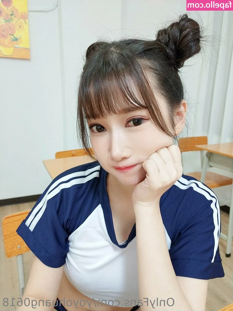 evelynhoang - Ugh, babe im soo horny 🥵 will you play with me?