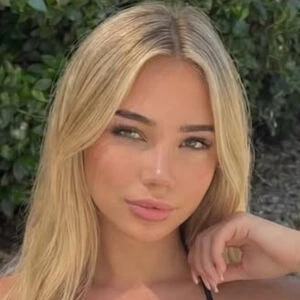 Sienna Valee