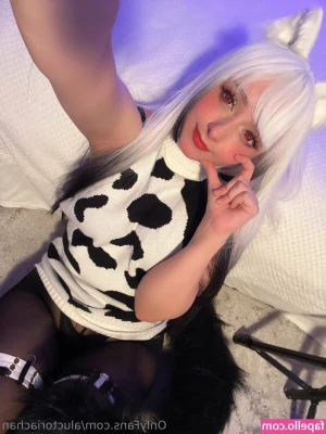 aluctoriachan - some obviously karlach inspired shots but daaaamn do I feel hot <3