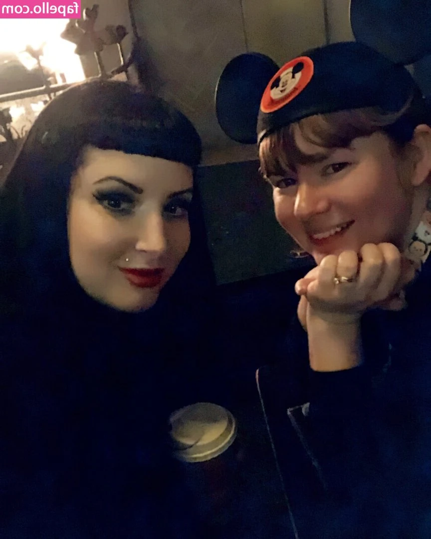 Jenna Valentine [ jenna-valentine-2 ] - 2019, Bijou Needs Your Seed, 23:00.  Vat iz zis?! I am a human! Zis