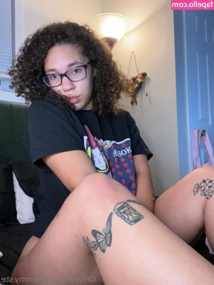 emmy.ste [ emmy-ste ] - Huge milf booty - tiny jean shorts Part 1  ONLYFANS ADMIN: Please do