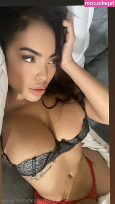 destinyskye - 🦋 what is your favorite color? Mine is blue 💙