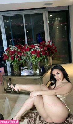 destinyskye - 🦶🏼 For all my filthy fans- I know you want a smell of these
