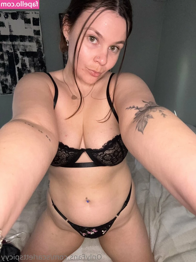 scarlettspicyy - My husband booked us a couple's massage, and he caught a glimpse of