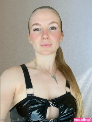 larissa.becker [ larissa-becker ] - Blonde bitch attitude 🤑