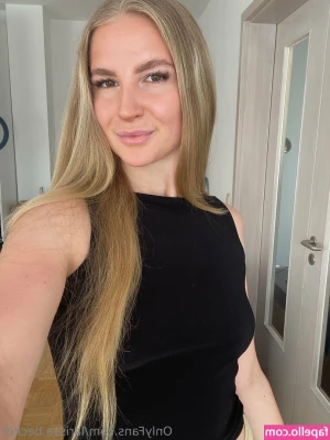 larissa.becker [ larissa-becker ] - Who's watching football today? More importantly, who are you rooting