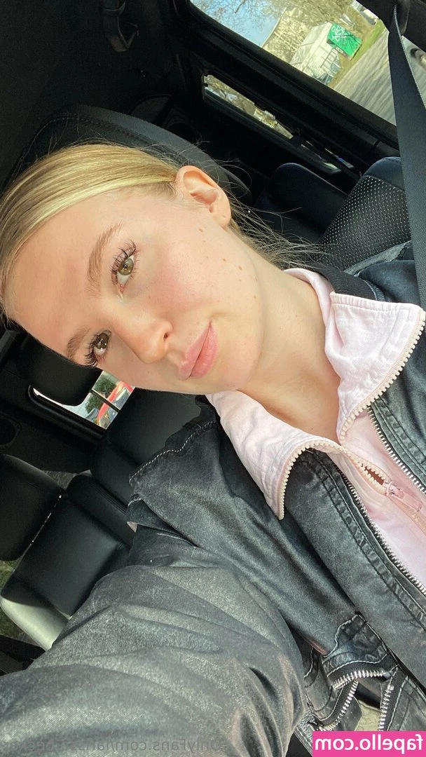 larissa.becker [ larissa-becker ] - Your pov as I cum on your face. 🍆 💦 🥰