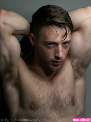 dorklein_free [ dorklein-free ] - 💓💗💖..👄What are you going to tickle me with ?