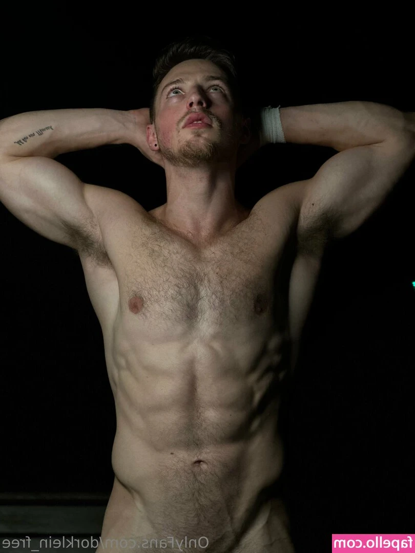 dorklein_free [ dorklein-free ] - Hey guys! guess who’s going to Los Angeles this weekend for an