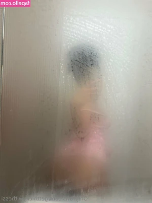 getthickywithessi - Idk what this angle is but it’s kinda sexy