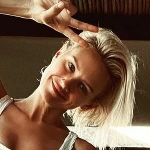 Nicky Whelan