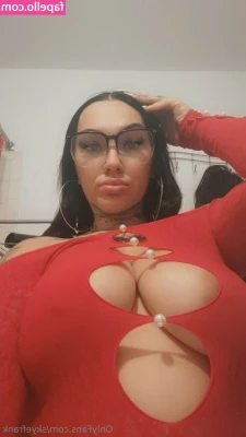 skyefrank - Monday morning nudes! Hope y’all are doing well! I accidentally