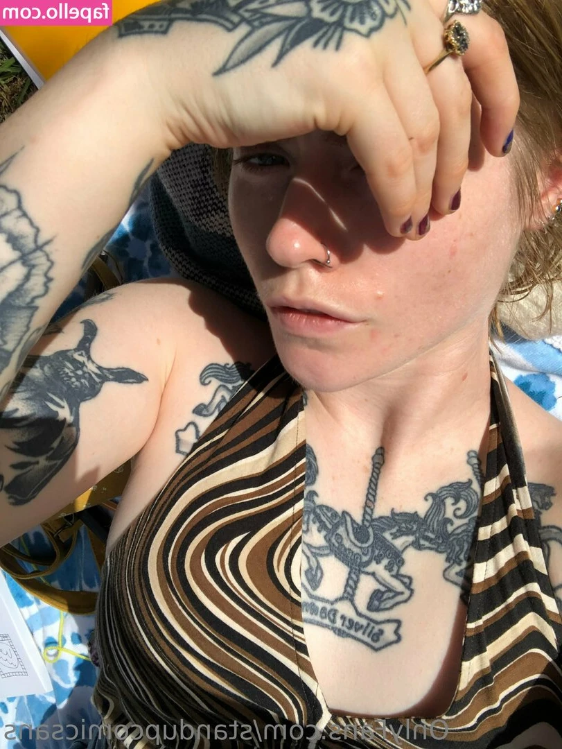 billiebubbles - All natural barely any make up I’m just having fun in the sun. If
