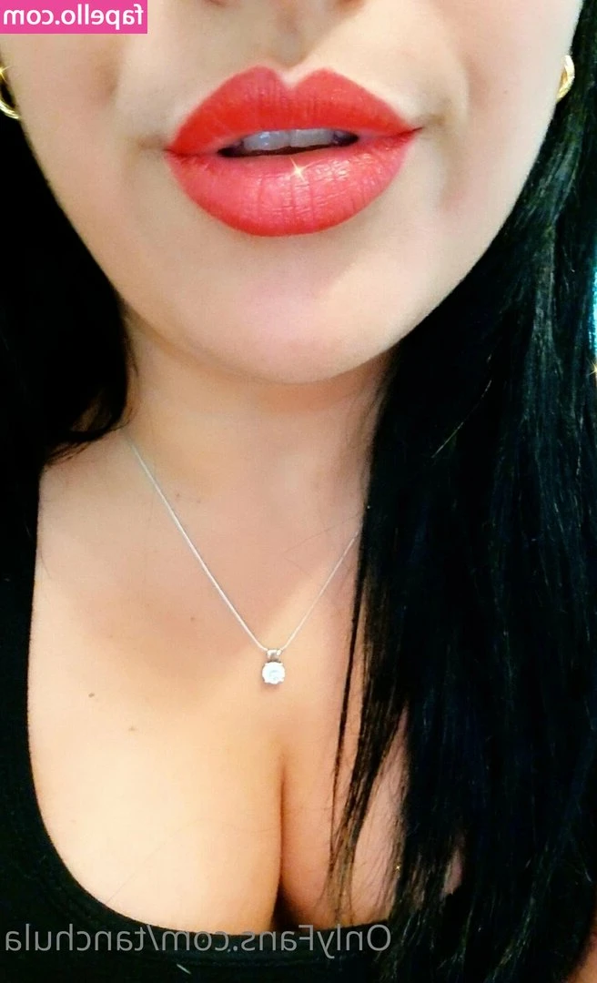 tanchula - Busting out over here 😝 I filmed some bangers today! I'm finally