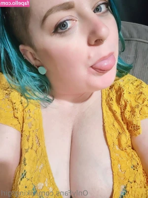 vikingrgirl - happy humpday 👅 front or back??