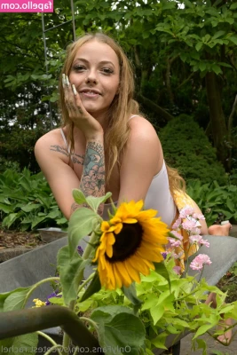 Evee_Avery [ evee-avery ] - My mind is full of inappropriate thoughts of you. 👅😈🥵💯