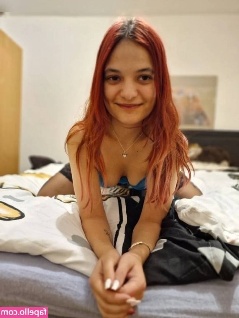 FireFarmFranzi - Imagine I bullied you since high school 😏👠