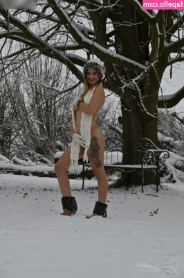 FireFarmFranzi - Can i sit on your lap like this to read for you my Christmas wish