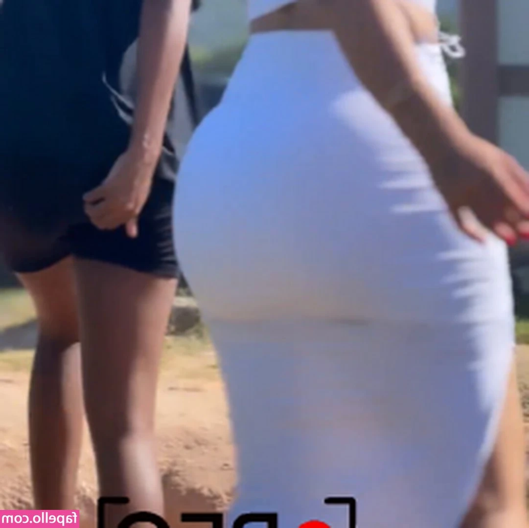 Pillar Costa [ pillar-costa ] - What do you see first 😋🍑🦶🏼