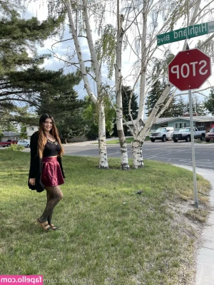 loserlexxxfree - Avevo un pelucchio nella mia pussy e me ne sono accorta alla fine😅