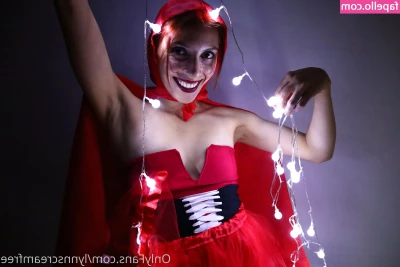 lynnscreamfree - Me giving some taps to pathetic beta ball before I go REALLY hard on 