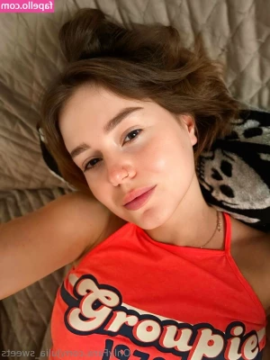 julia_sweets [ julia-sweets ] - I forgot I filming this little video so you might have already seen