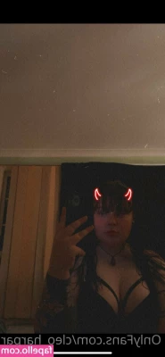 cleo_harpar [ cleo-harpar ] - Teasing a cock I locked away with my wiggling toes with and without